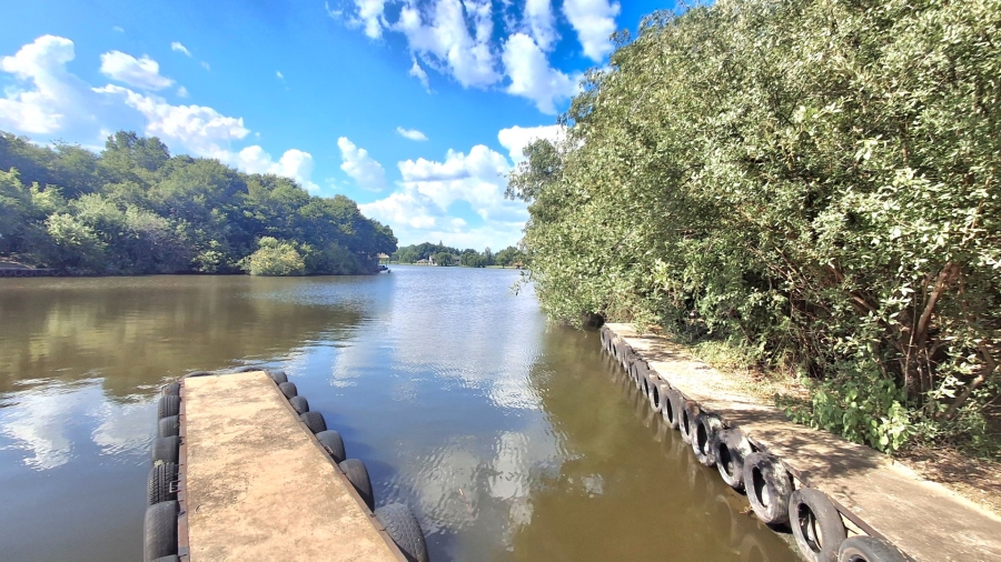 4 Bedroom Property for Sale in Boschenvaal River Front Lodges Free State
